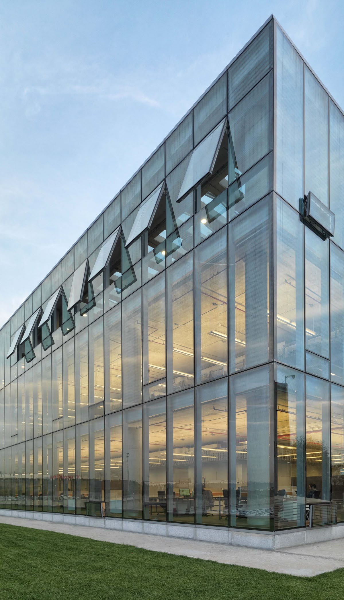 Aluminium and glass work